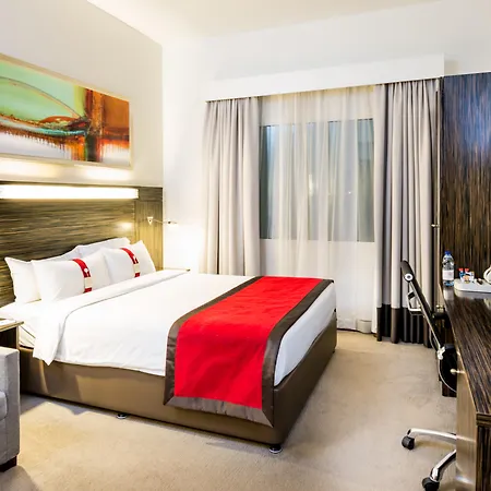 Holiday Inn Express Dubai Internet City By Ihg-3