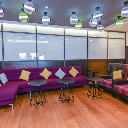 Premier Inn Dubai Al Jaddaf - An Emirates Group Company-3
